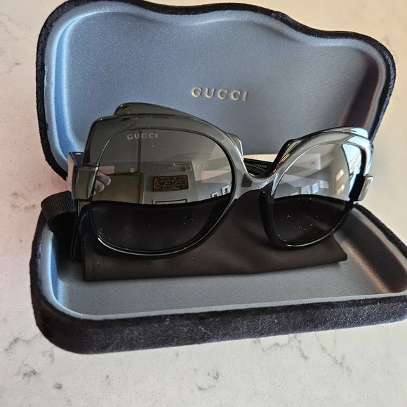 Gucci Black Oversized Sunglasses